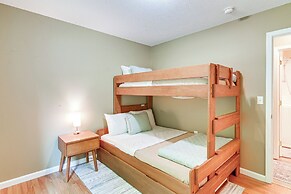 Campton Cottage w/ Hot Tub, Near Hiking + Climbing