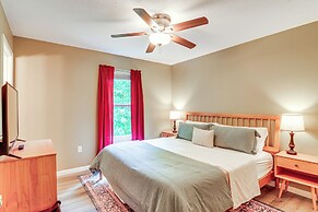 Campton Cottage w/ Hot Tub, Near Hiking + Climbing