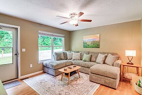 Campton Cottage w/ Hot Tub, Near Hiking + Climbing