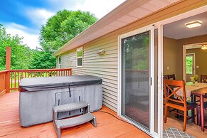 Campton Cottage w/ Hot Tub, Near Hiking + Climbing