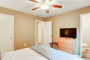 Campton Cottage w/ Hot Tub, Near Hiking + Climbing