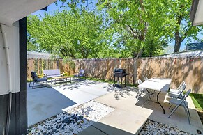 Cedar Hill Home w/ Fenced Patio, Grill & Foosball!
