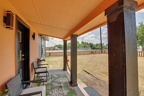 Cedar Hill Home w/ Fenced Patio, Grill & Foosball!