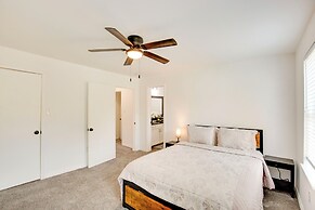 Cedar Hill Home w/ Fenced Patio, Grill & Foosball!
