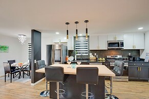 Cedar Hill Home w/ Fenced Patio, Grill & Foosball!