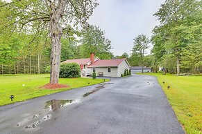 Poconos Family Home w/ Large Yard + Lake Access!