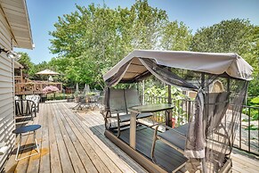 Pet-friendly Sheboygan Home: 4 Mi to Lake Michigan