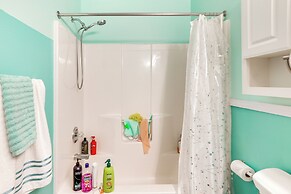 Pet-friendly Sheboygan Home: 4 Mi to Lake Michigan