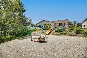 Pet-friendly Sheboygan Home: 4 Mi to Lake Michigan