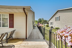 Pet-friendly Sheboygan Home: 4 Mi to Lake Michigan