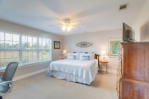 Darien Condo w/ Boat Dock Access: Walk to Downtown