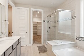Gorgeous Lake Conroe Home, Affordable Nightly Rent by RedAwning