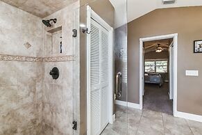 Micanopy Lake Retreat 3 Bedroom Home by RedAwning