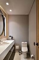 w Charming 2BR w Fantastic Deco in Unicentro