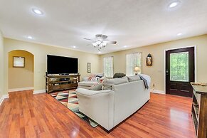 Flippin Haven: Spacious & Cozy Retreat 3 Bedroom Home by RedAwning