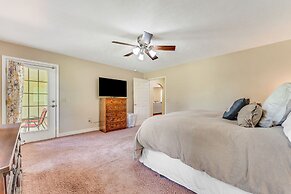 Flippin Haven: Spacious & Cozy Retreat 3 Bedroom Home by RedAwning