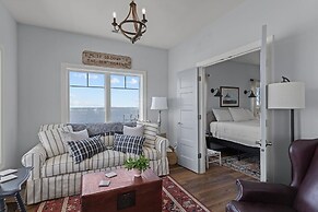 The Point At Marshallberg 3 Bedroom Home by RedAwning