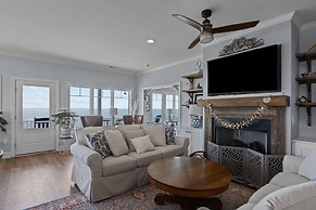 The Point At Marshallberg 3 Bedroom Home by RedAwning