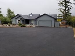 Gearhart Lakefront Oasis