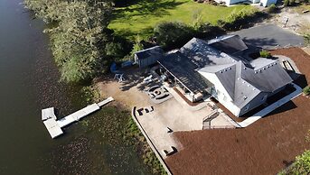 Gearhart Lakefront Oasis