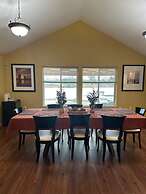 Gearhart Lakefront Oasis