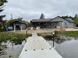 Gearhart Lakefront Oasis