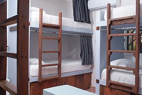 Mapache Hostel