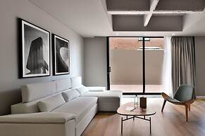 w Resplendent 1BR w Modern Balcony in Unicentro