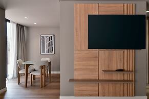 w Resplendent 1BR w Modern Balcony in Unicentro