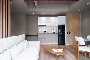 w Elegant 1BR w/ Great Deco in Unicentro