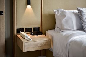 w Stunning 1BR w/ Radiant Deco in Unicentro