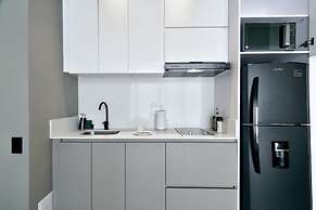 w Stunning 1BR w/ Radiant Deco in Unicentro