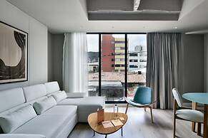 w Stunning 1BR w/ Radiant Deco in Unicentro