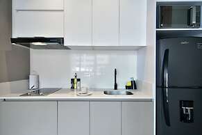 w Prestigious 2BR w/ Radiant Deco in Unicentro