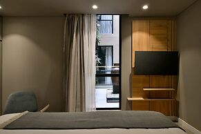 w Prestigious 2BR w/ Radiant Deco in Unicentro