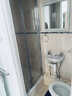 Cozy Studio Retreat in Mitcham