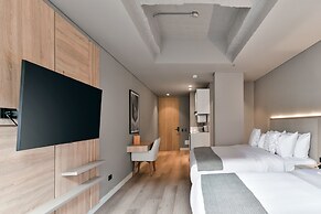 w Majestic 1BR w/ Superb Balcony in Unicentro