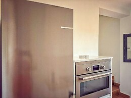 Housesleeps5-parking-balcony-fireplace-seaview