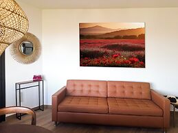 Housesleeps5-parking-balcony-fireplace-seaview