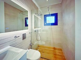 Housesleeps5-parking-balcony-fireplace-seaview