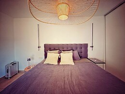 Housesleeps5-parking-balcony-fireplace-seaview