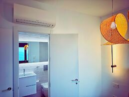 Housesleeps5-parking-balcony-fireplace-seaview