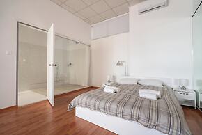 Cinema Zeus Studios - By Avelink