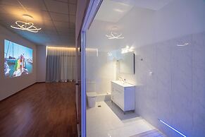 Cinema Zeus Studios - By Avelink