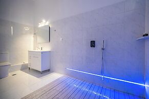 Cinema Zeus Studios - By Avelink