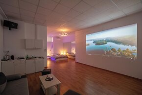 Cinema Zeus Studios - By Avelink