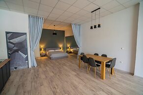 Cinema Zeus Studios - By Avelink