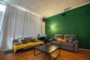 Cinema Zeus Studios - By Avelink