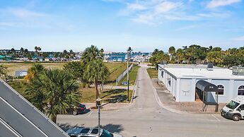 The Porch at Fort Pierce