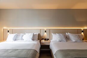 w Phenomenal Loft w/ Great Balcony in Unicentro